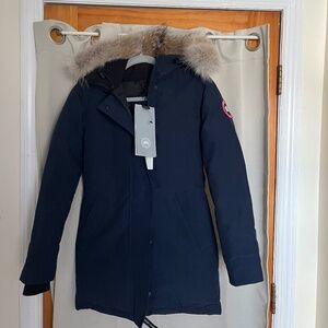 NWT Canada Goose Down Coat w/ Fur XXS